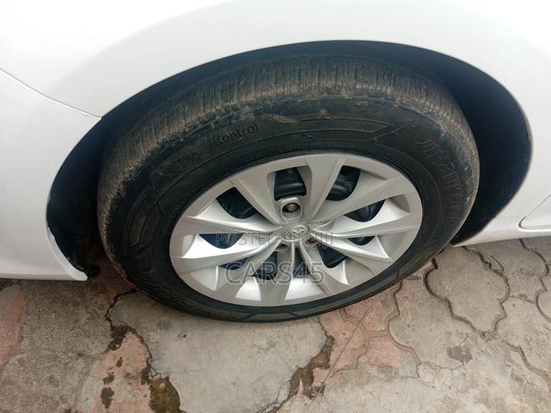 Toyota Camry 2016 White