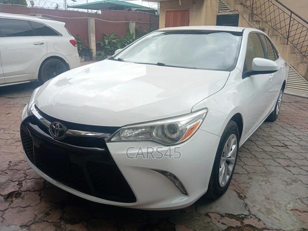 Toyota Camry 2016 White