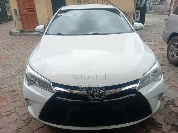 Toyota Camry 2016 White