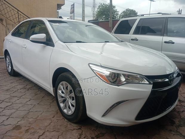Toyota Camry 2016 White