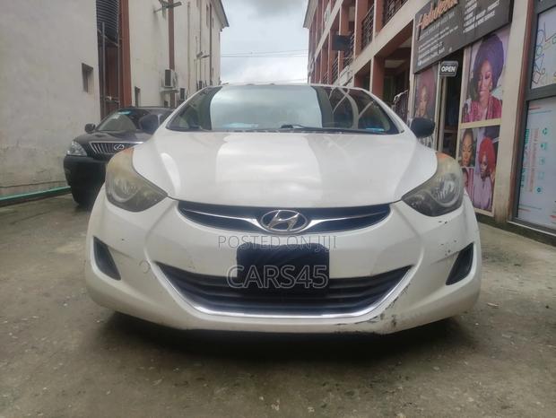 Hyundai Elantra 2012 White