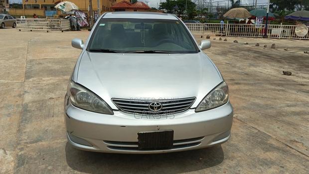 Toyota Camry 2004 Silver