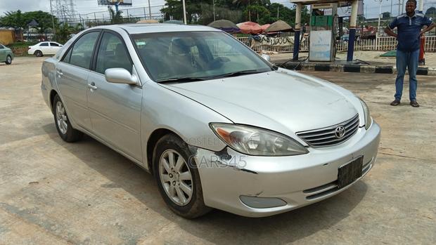 Toyota Camry 2004 Silver