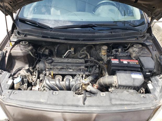 Hyundai Accent 2016 Brown