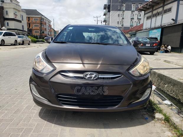 Hyundai Accent 2016 Brown