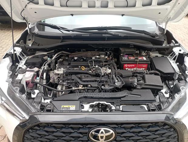 Toyota Corolla Cross 2024 White