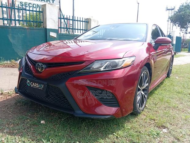 Toyota Camry 2018 Red