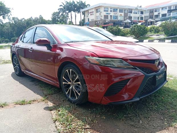 Toyota Camry 2018 Red