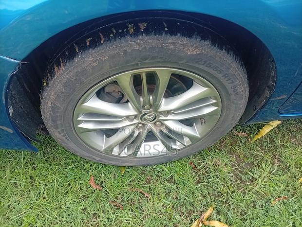 Toyota Camry 2017 Blue