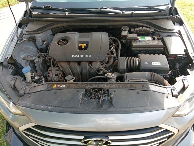 Hyundai Elantra 2017 Gray
