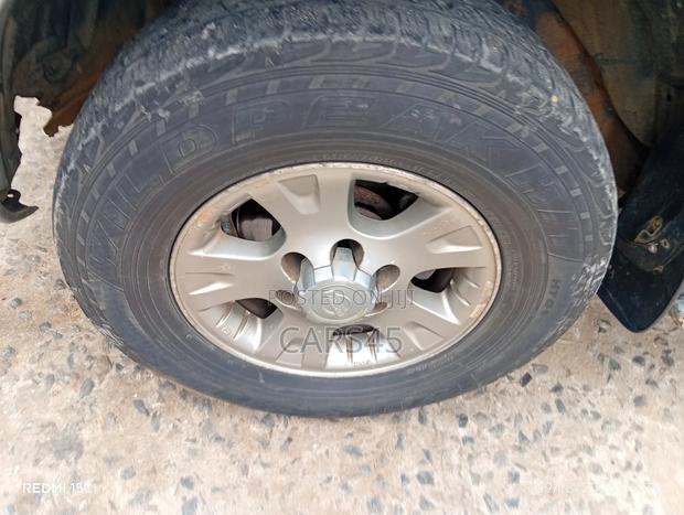 Nissan Pathfinder 2001 Silver