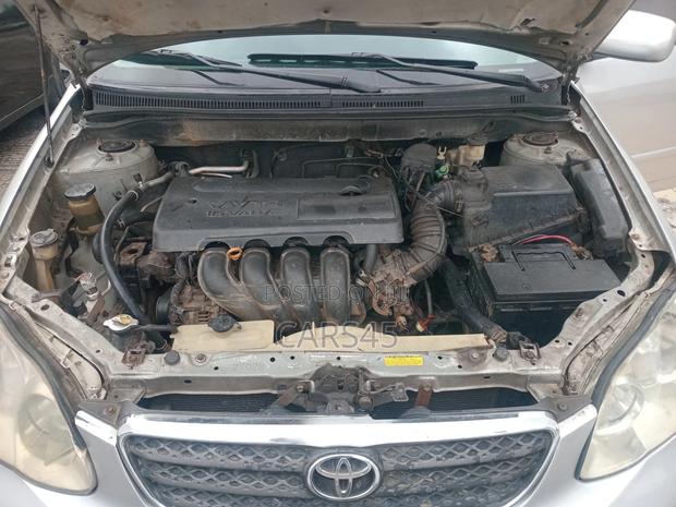 Toyota Corolla 2004 Silver