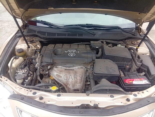 Toyota Camry 2010 Gold