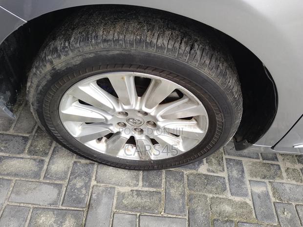Toyota Sienna 2015 Gray