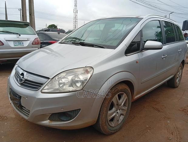Opel Zafira 2.2 2008 Silver