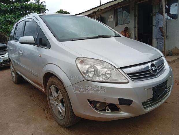 Opel Zafira 2.2 2008 Silver