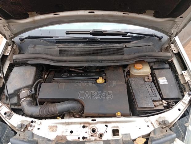 Opel Zafira 2.2 2008 Silver