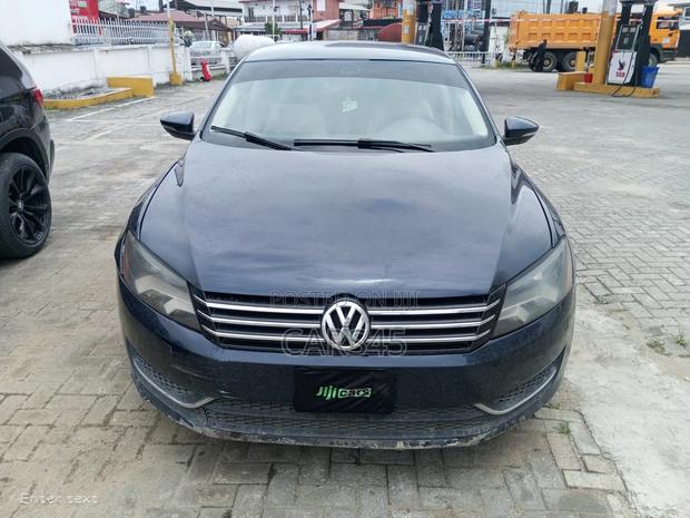 Volkswagen Passat 2012 Blue