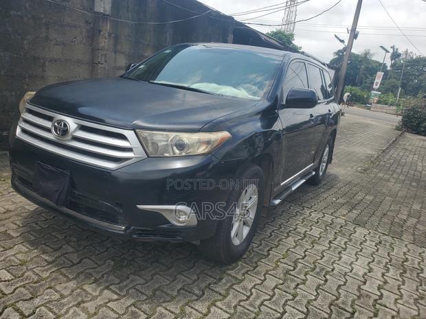 Toyota Highlander SE 2012 Black