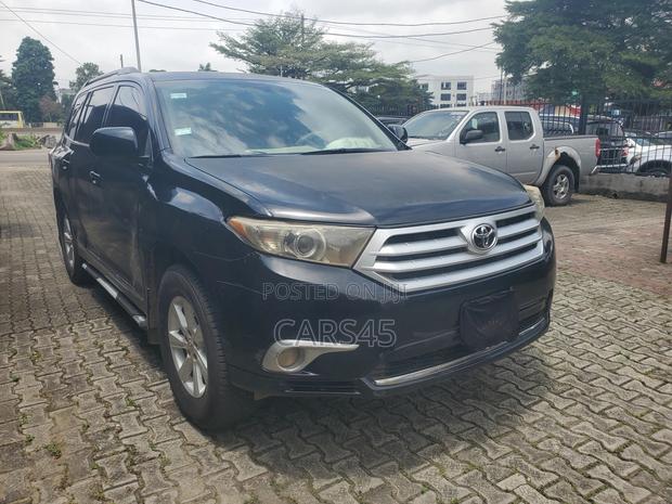 Toyota Highlander SE 2012 Black