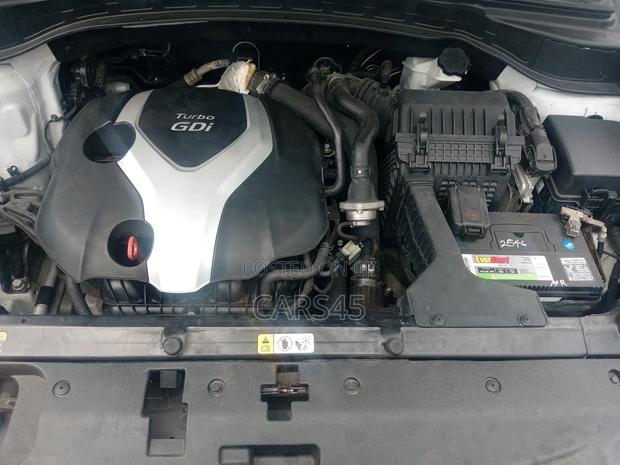 Hyundai Santa Fe 2015 White