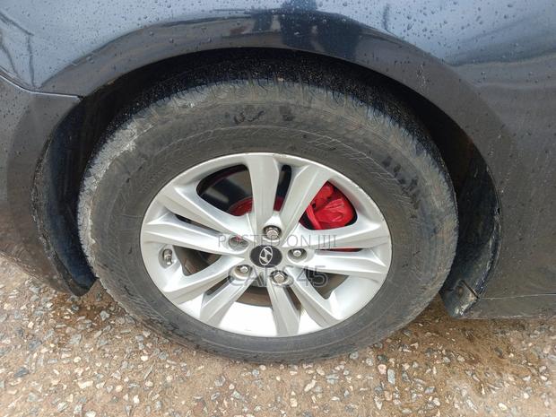 Hyundai Sonata 2011 Gray