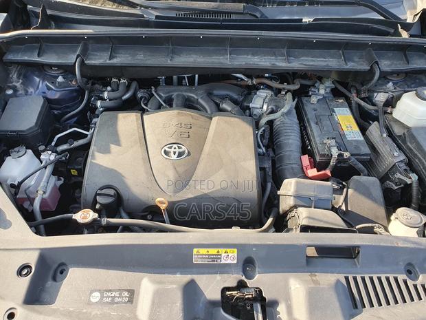 Toyota Highlander 2022 Blue