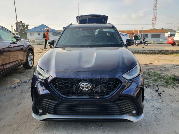 Toyota Highlander 2022 Blue