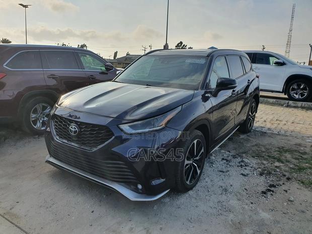 Toyota Highlander 2022 Blue