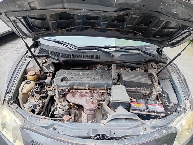 Toyota Camry 2009 Gray