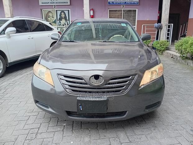 Toyota Camry 2009 Gray