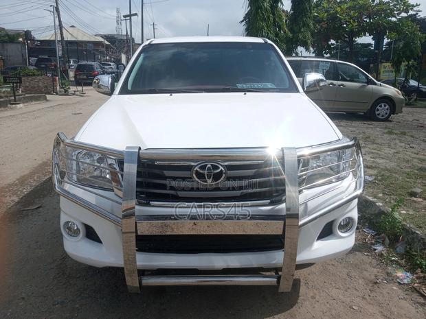 Toyota Hilux 2014 White