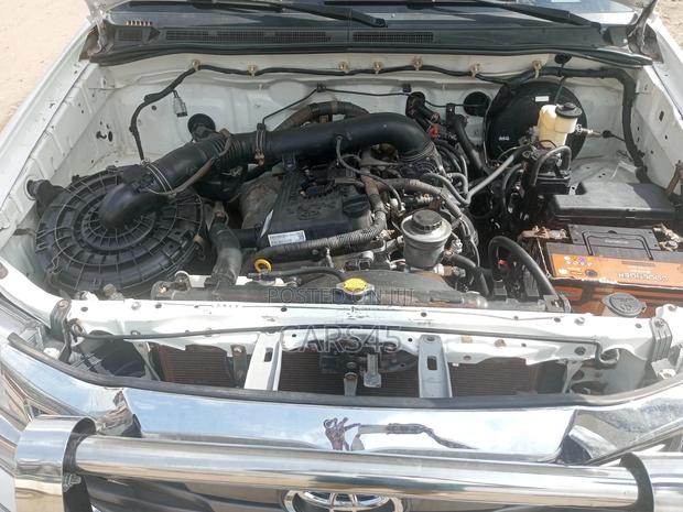 Toyota Hilux 2014 White