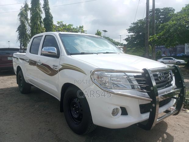 Toyota Hilux 2014 White