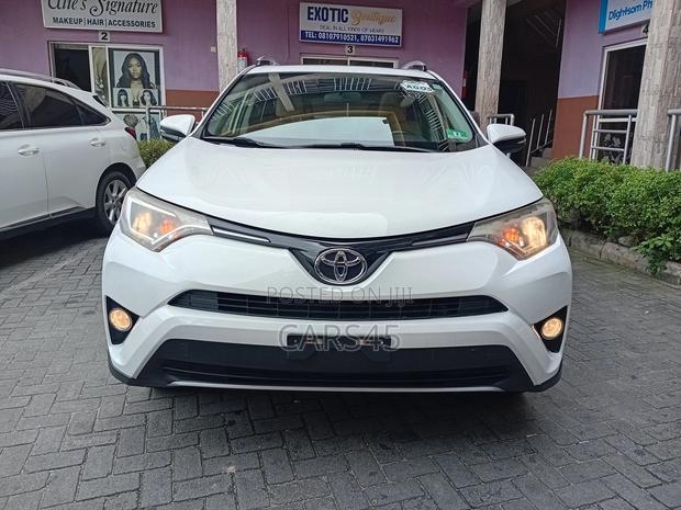 Toyota RAV4 2016 White