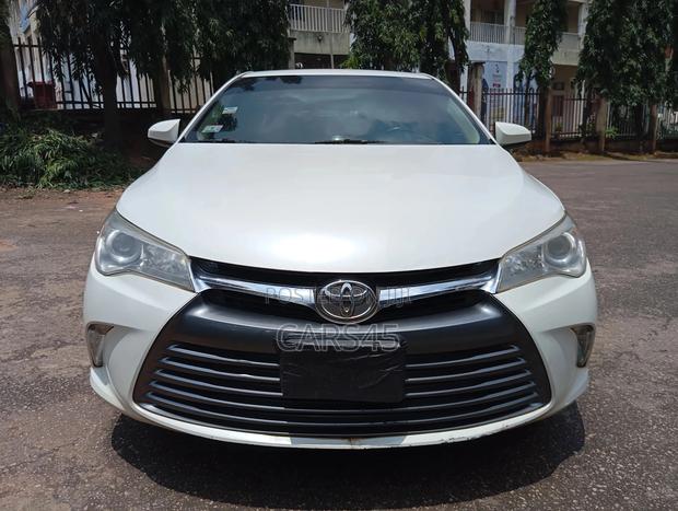 Toyota Camry 2017 White
