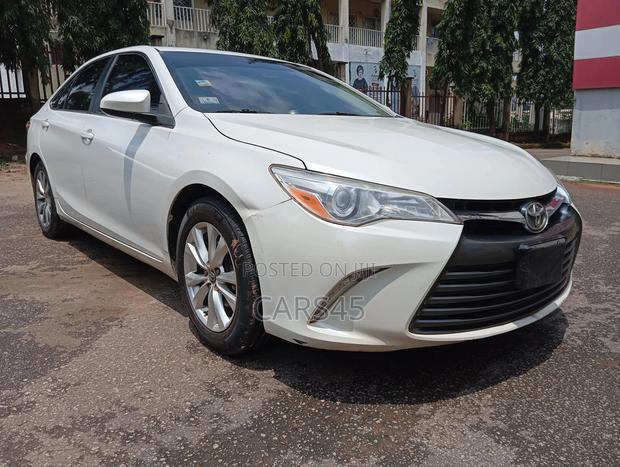 Toyota Camry 2017 White