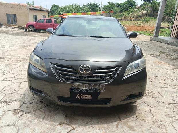 Toyota Camry 2009 Gray
