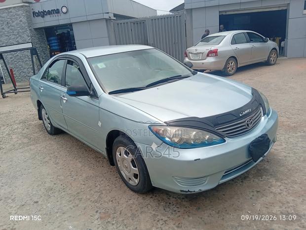 Toyota Camry 2006 Blue