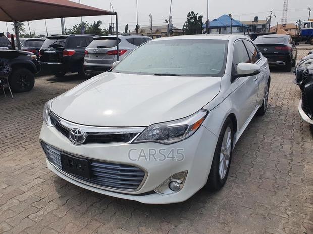 Toyota Avalon 2015 White
