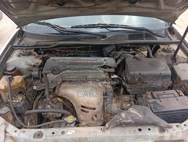 Toyota Camry 2004 Silver