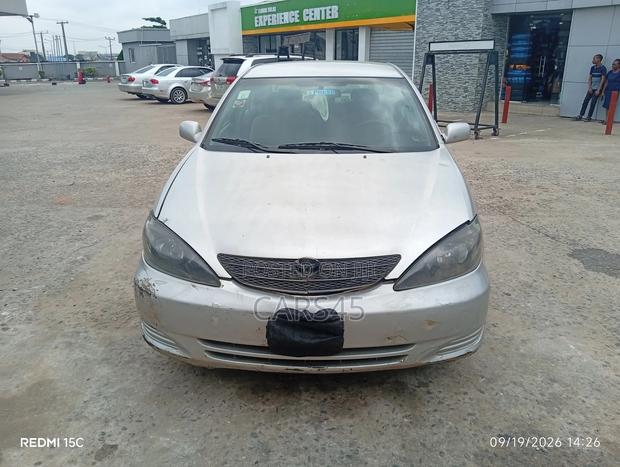 Toyota Camry 2004 Silver