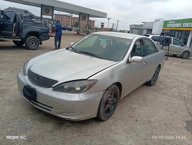 Toyota Camry 2004 Silver