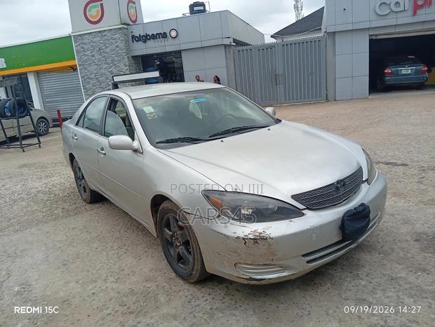 Toyota Camry 2004 Silver