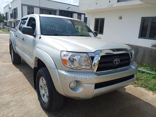 Toyota Tacoma 2006 Silver