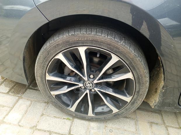 Toyota Corolla 2019 Gray
