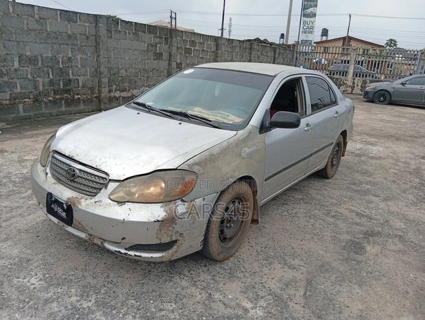 Toyota Corolla LE 2005 Silver