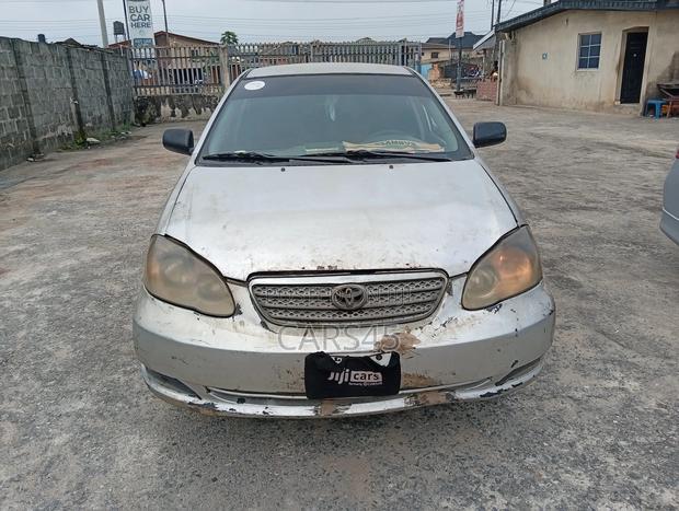 Toyota Corolla LE 2005 Silver