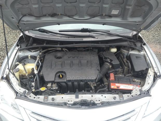Toyota Corolla LE 4dr Sedan (1.8L 4cyl 4A) 2013 Silver