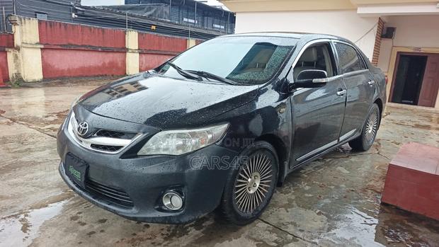 Toyota Corolla 2010 Black